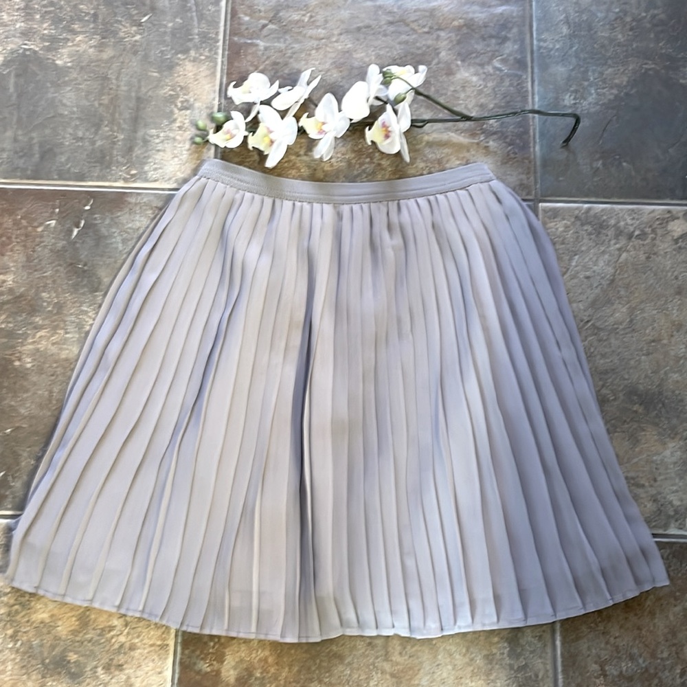 Grey Uniqlo Accordion skirt Small